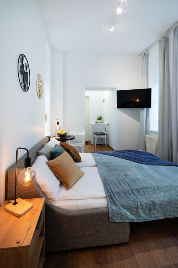 Kalnina Street Studio Apartment リガ エクステリア 写真